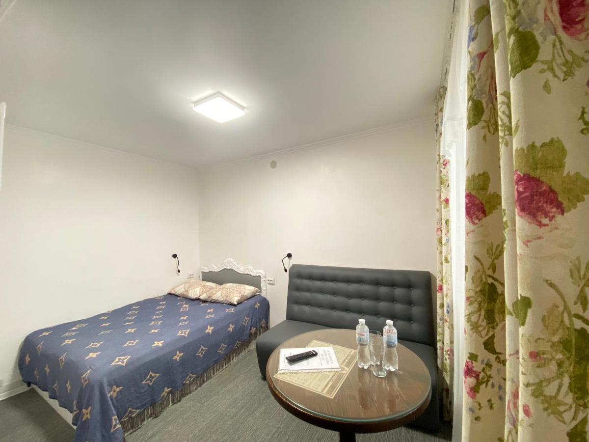 Bed and Breakfast Саквояж Вокзал Leopoli Esterno foto